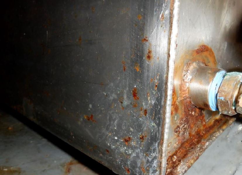 Rusty welding seams on water tanks of Milagros