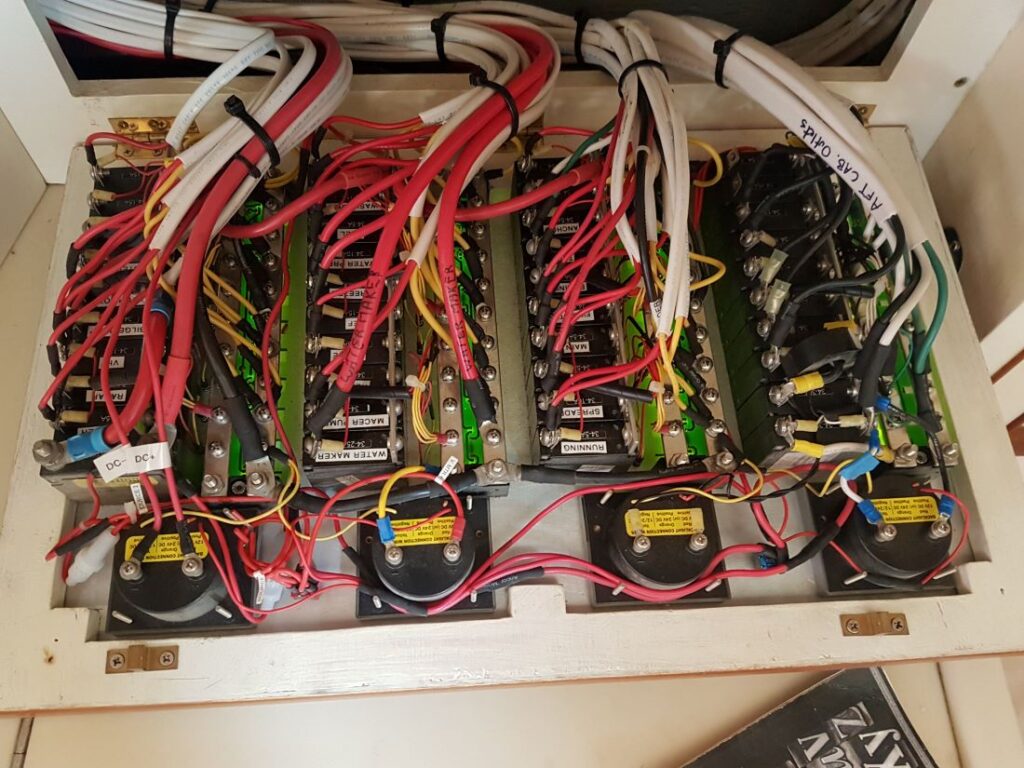 Tidy wiring of Milagros
