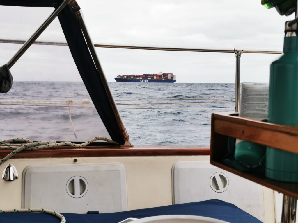 Navires cargo en route vers la baie de la Madeleine